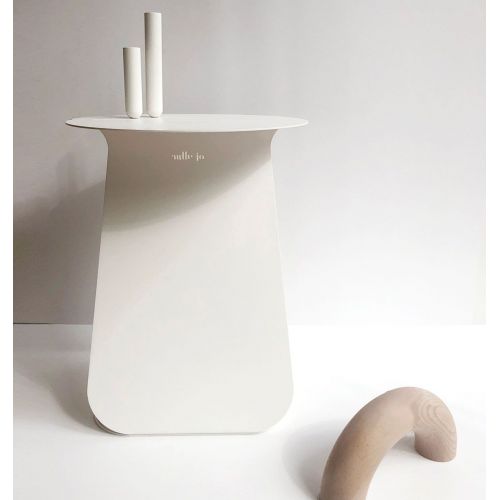 Pareja de "Soliflores" en Latón o Metal Lacado